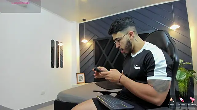 Liam Kleiin online show from 10/21/25, 11:20