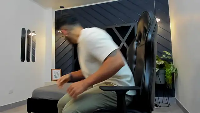 Liam Kleiin online show from 10/09/25, 11:22