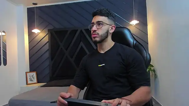 Liam Kleiin online show from 10/17/25, 11:23