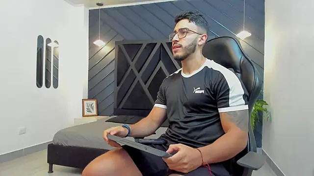 Liam Kleiin online show from 10/25/25, 11:20