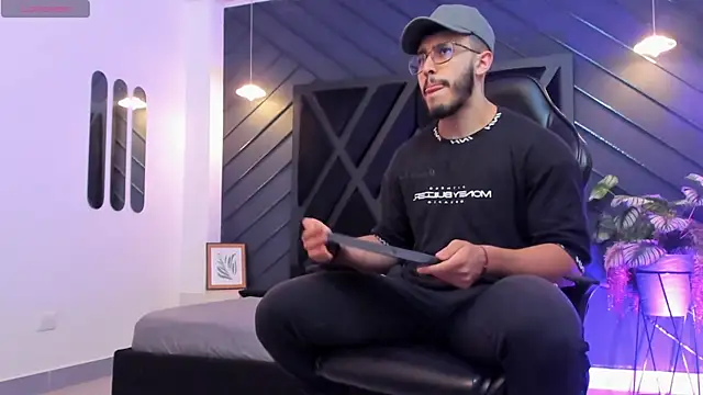 Liam Kleiin online show from 10/04/25, 11:23