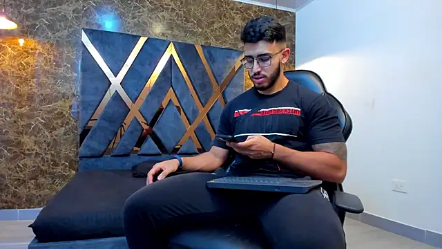 Liam Kleiin online show from 09/25/25, 11:27