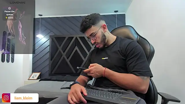 Liam Kleiin online show from 11/10/25, 11:26