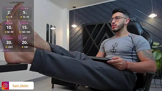 Liam Kleiin online show from 10/24/25, 11:31