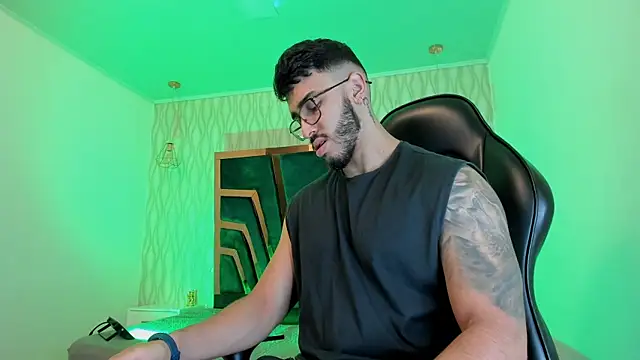 Liam Kleiin online show from 11/26/25, 11:21