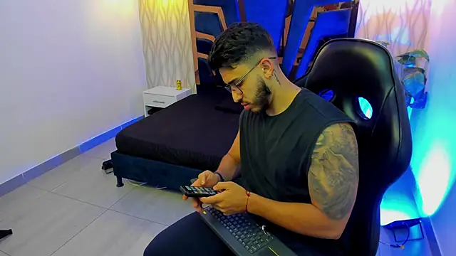 Liam Kleiin online show from 12/19/25, 11:34