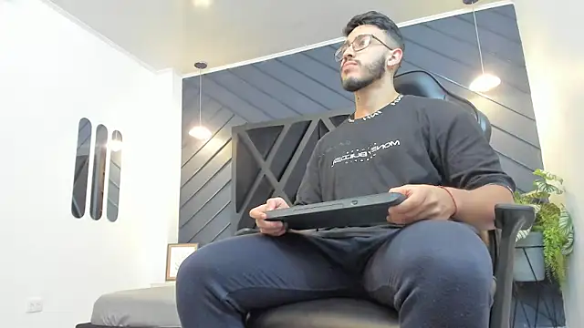 Liam Kleiin online show from 09/29/25, 11:27