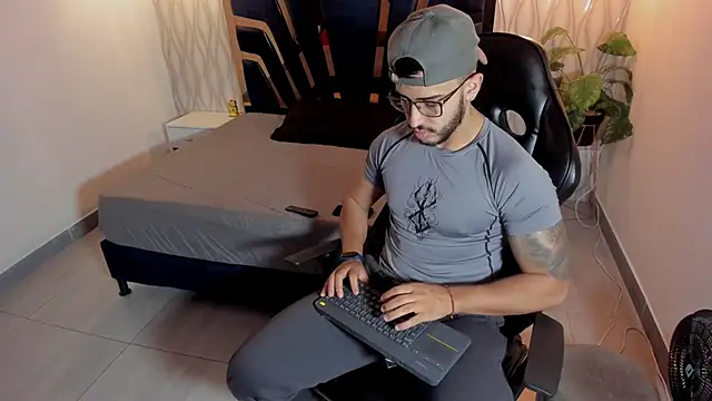 Liam Kleiin online show from 03/25/26, 11:20