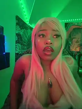 lovekaylaa online show from 11/30/25, 11:44