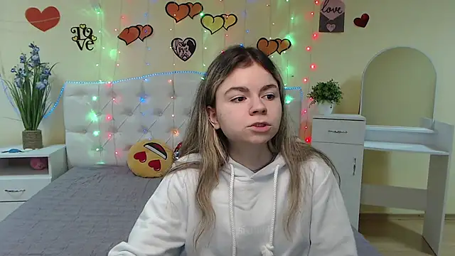 TinaRedly online show from 03/03/25, 06:24