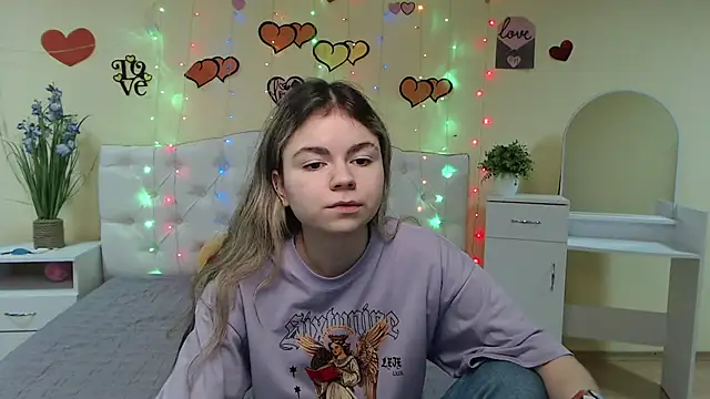 TinaRedly online show from 03/03/25, 09:26