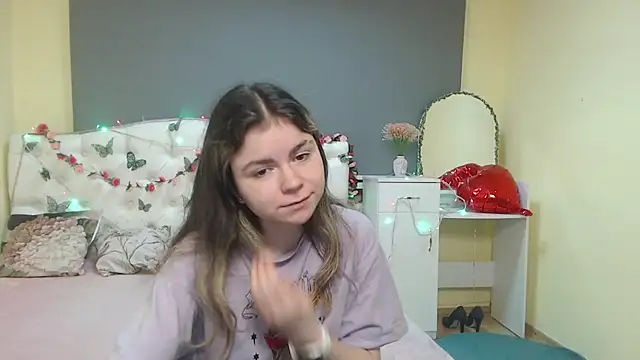 TinaRedly online show from 04/19/26, 06:10