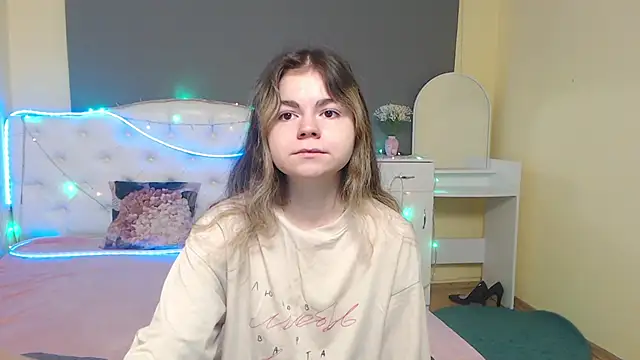 TinaRedly online show from 05/07/26, 05:33