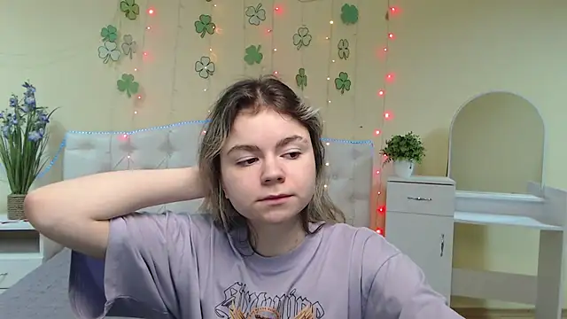 TinaRedly online show from 03/15/25, 04:46