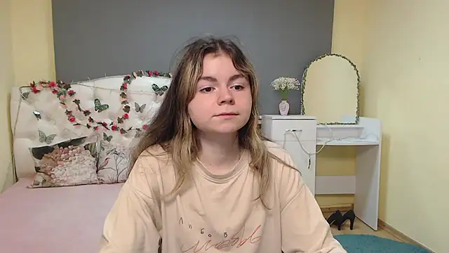 TinaRedly online show from 03/29/26, 05:47