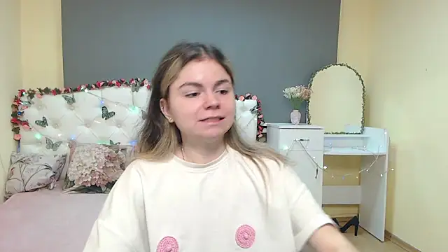 TinaRedly online show from 02/22/26, 06:42