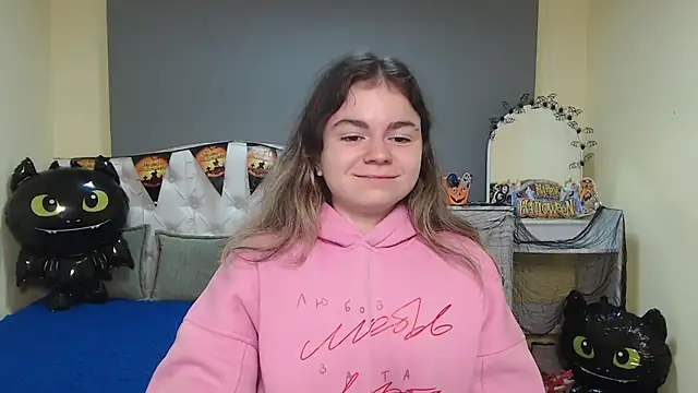 TinaRedly online show from 10/28/25, 06:40