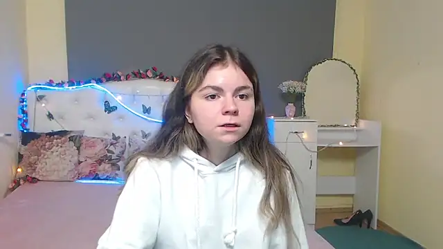 TinaRedly online show from 05/01/26, 06:02