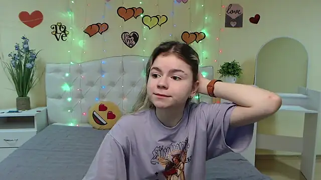 TinaRedly online show from 03/11/25, 05:13