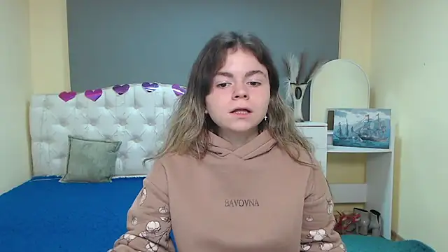 TinaRedly online show from 10/15/25, 06:33