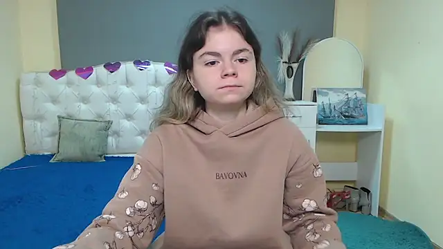 TinaRedly online show from 10/12/25, 05:42