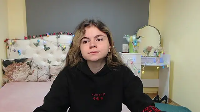 TinaRedly online show from 03/31/26, 06:15