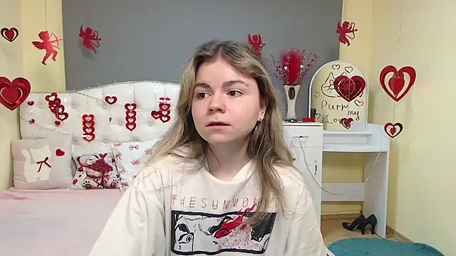 TinaRedly online show from 02/09/26, 12:25