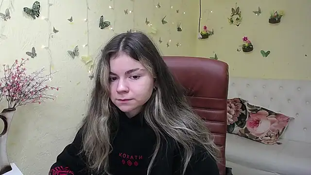 TinaRedly online show from 04/14/26, 05:29