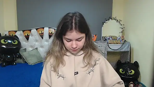 TinaRedly online show from 10/26/25, 06:14