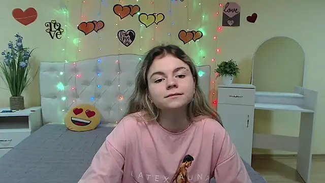 TinaRedly online show from 03/05/25, 10:10