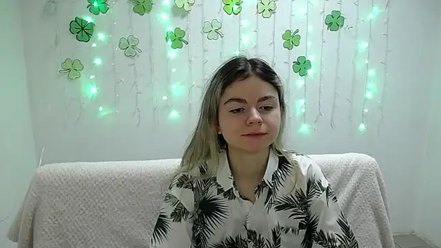 TinaRedly online show from 03/17/25, 12:32