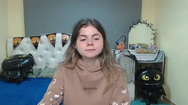 TinaRedly online show from 10/19/25, 05:37