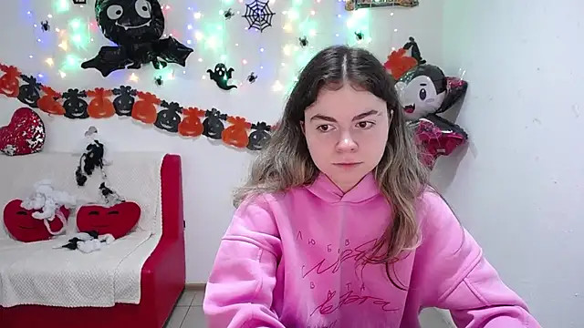 TinaRedly online show from 10/27/25, 06:20