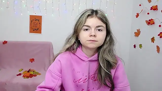 TinaRedly online show from 12/03/25, 06:40