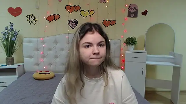 TinaRedly online show from 03/09/25, 09:46