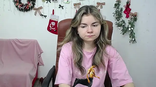 TinaRedly online show from 12/14/25, 06:46