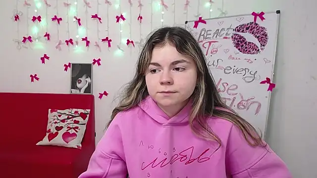 TinaRedly online show from 03/19/26, 11:21