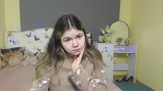 TinaRedly online show from 04/10/26, 06:20