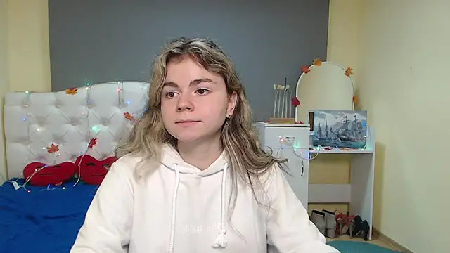 TinaRedly online show from 11/23/25, 06:29