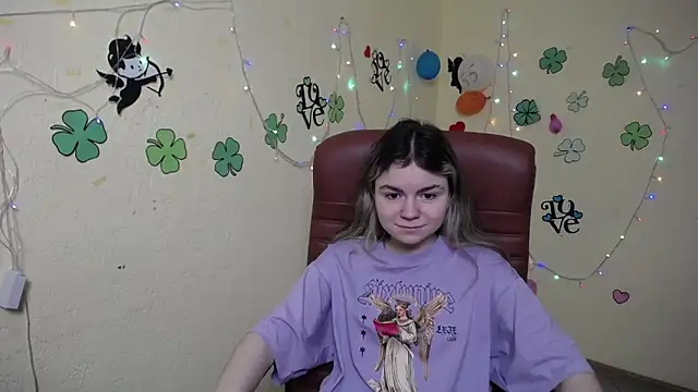 TinaRedly online show from 03/14/25, 06:18