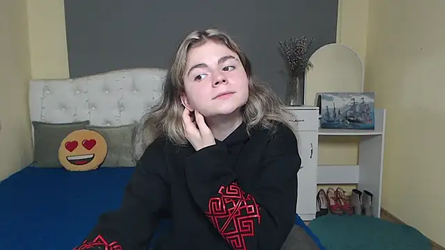 TinaRedly online show from 11/10/25, 06:35