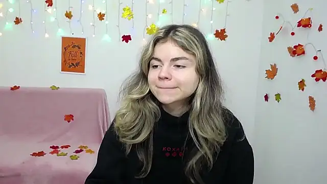 TinaRedly online show from 12/02/25, 06:42