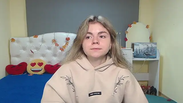 TinaRedly online show from 11/17/25, 06:45