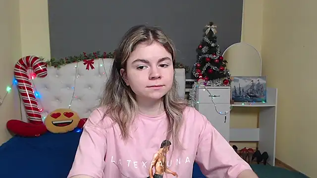 TinaRedly online show from 12/13/25, 08:04