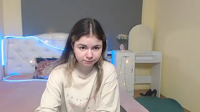 TinaRedly online show from 05/08/26, 05:33