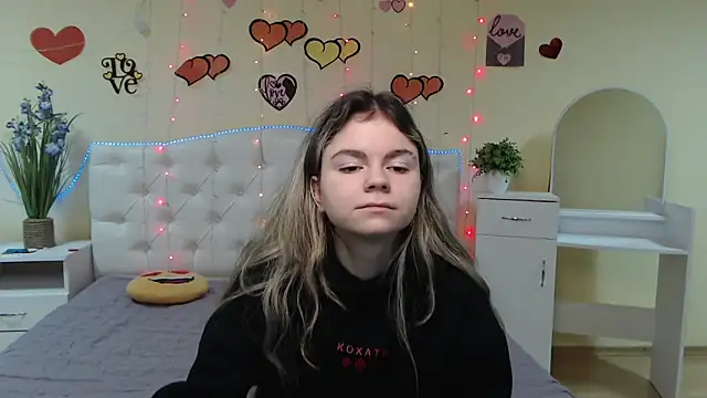 TinaRedly online show from 03/09/25, 06:17