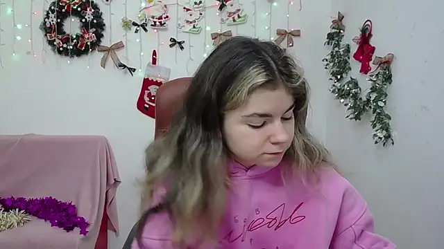 TinaRedly online show from 12/17/25, 06:35