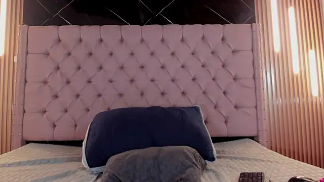 Snapshot of AinaPink chatting on 03/03/25, 05:31 AinaPink online show from 03/03/25, 05:31