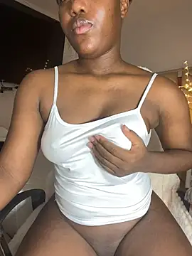 Snapshot of kellya_ chatting on 02/24/25, 01:02 kellya online show from 02/24/25, 01:02