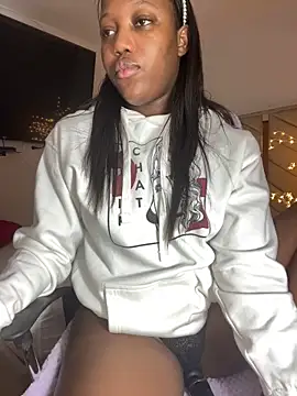 Snapshot of kellya_ chatting on 01/23/25, 10:32 kellya online show from 01/23/25, 10:32